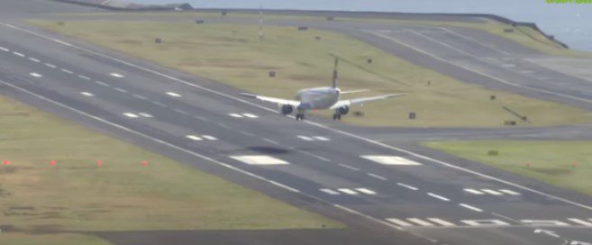 Πορτογαλία: Προσγείωση που «κόβει την ανάσα» – Σφοδροί άνεμοι «χτυπούσαν» αεροσκάφος (Video)