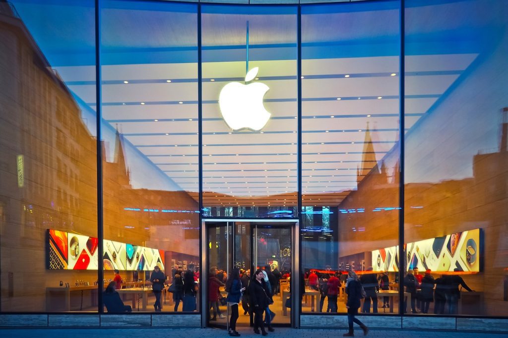 ΗΠΑ κατά… Apple: Μήνυση-σταθμός για «μονοπώληση της αγοράς smartphones και διάλυση του ανταγωνισμού»
