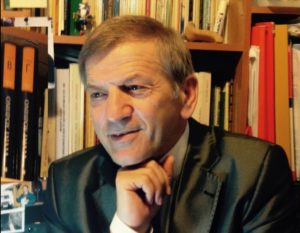 Παναγιώτης Μπάρκας: Το ΑΠΕ απέλυσε τον επί 28 χρόνια ανταποκριτή του στην Αλβανία &#8211; Καταδικάζει η ΕΣΗΕΑ, η επιστολή του