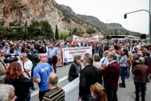 Κρήτη-Λασίθι: Μαζικό συλλαλητήριο κατά Μητσοτάκη και Άδωνη για να σωθεί το ΕΣΥ