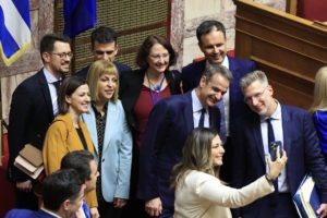 Νεοδημοκράτες βουλευτές κάνουν αντιπολίτευση στη ΝΔ μέσω Βελόπουλου;