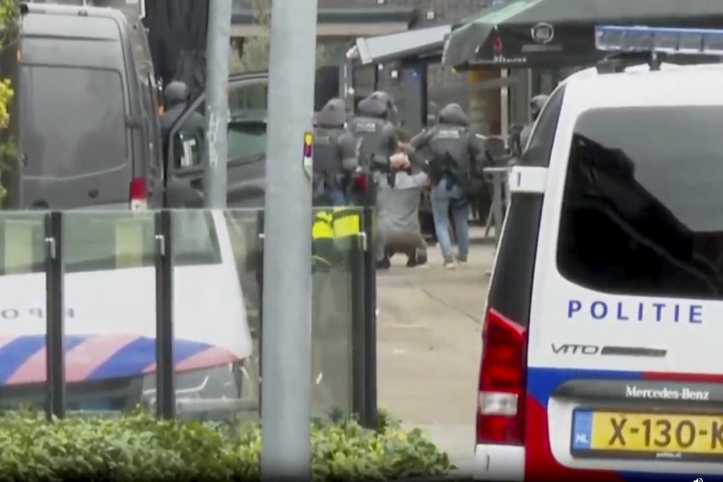 Ολλανδία: Γνώριμος των Αρχών ο δράστης, ελεύθεροι όλοι οι όμηροι (Video)