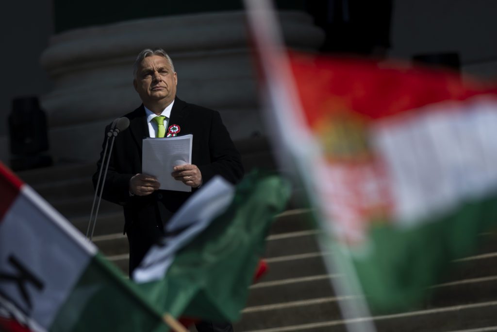 Ο Όρμπαν κατηγορεί το ΝΑΤΟ ότι «πλησιάζει συνεχώς σε πόλεμο με τη Ρωσία»