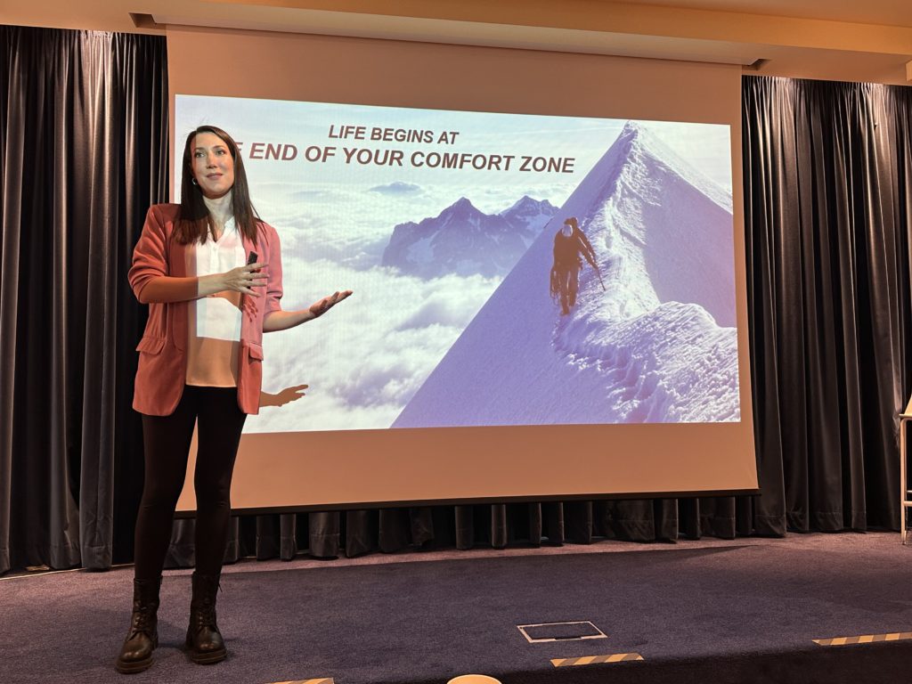Παγκόσμια Ημέρα Γυναίκας: Η Bristol Myers Squibb υποδέχεται τη Χριστίνα Φλαμπούρη, την πρώτη Ελληνίδα ορειβάτισσα που κατέκτησε τις επτά υψηλότερες βουνοκορφές του κόσμου
