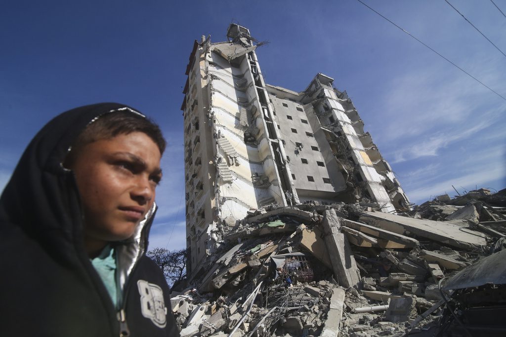 Γάζα: Το Ισραήλ έπληξε ένα από τα μεγαλύτερα συγκροτήματα κατοικιών στη Ράφα