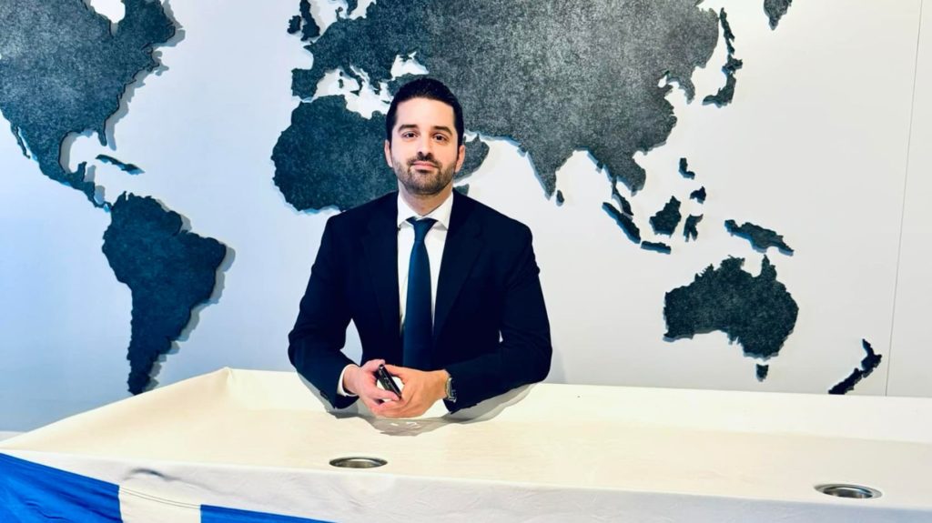 Θράσος: Πανηγυρίζει ο Θεοδωρόπουλος τη νίκη της ΝΔ στους απόδημους, που τους έκλεψε τα προσωπικά δεδομένα!