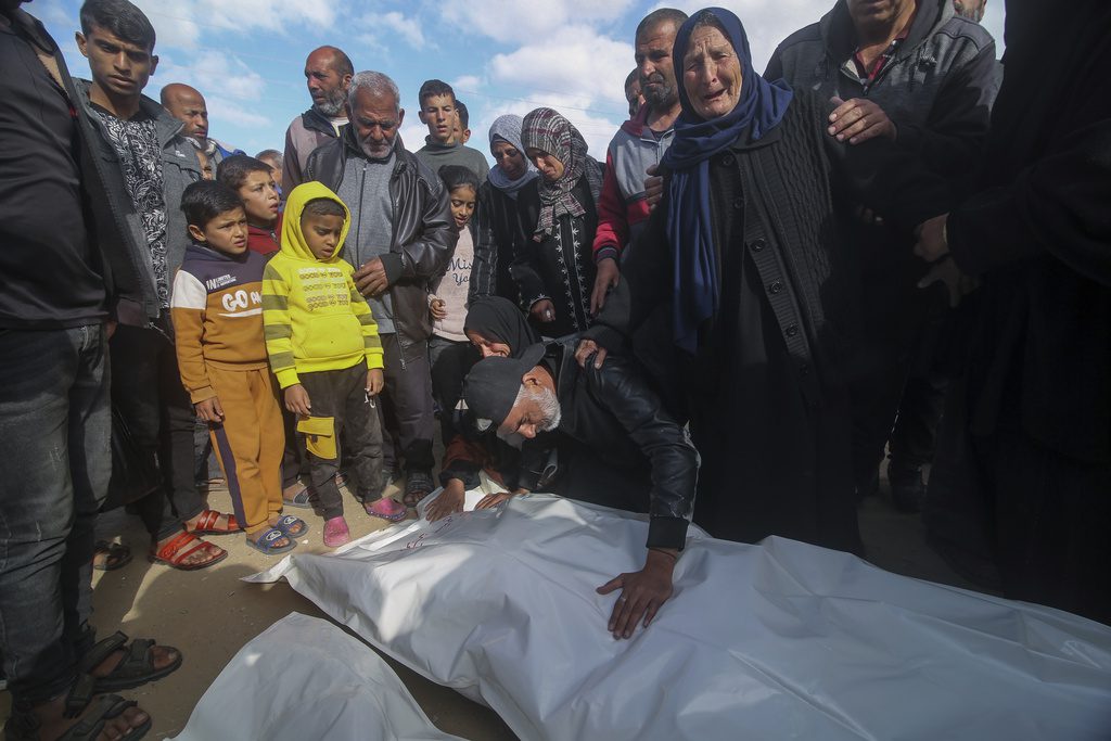 Γάζα: «Ρίξτε μας μια βόμβα και απελευθερώστε μας από αυτή τη ζωή» – Κραυγή απελπισίας αμάχων