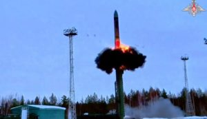 Ρωσία: Δοκιμή διηπειρωτικού πυρηνικού πυραύλου στην σκιά της ανταλλαγής απειλών με το ΝΑΤΟ (Video)