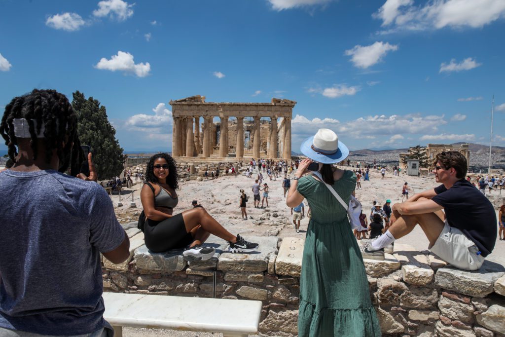 Ακρόπολη για πλούσιους και φτωχούς