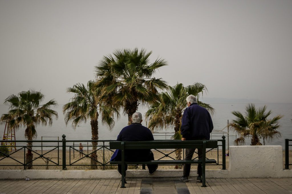 Συνταξιούχοι: Κραυγή απόγνωσης μέσω του Documento: «Να πληρώσω γιατρούς ή σούπερ μάρκετ;»