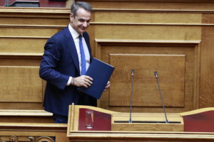 Έβγαλε την… υποχρέωση ο Μητσοτάκης και αποχώρησε από τη Βουλή