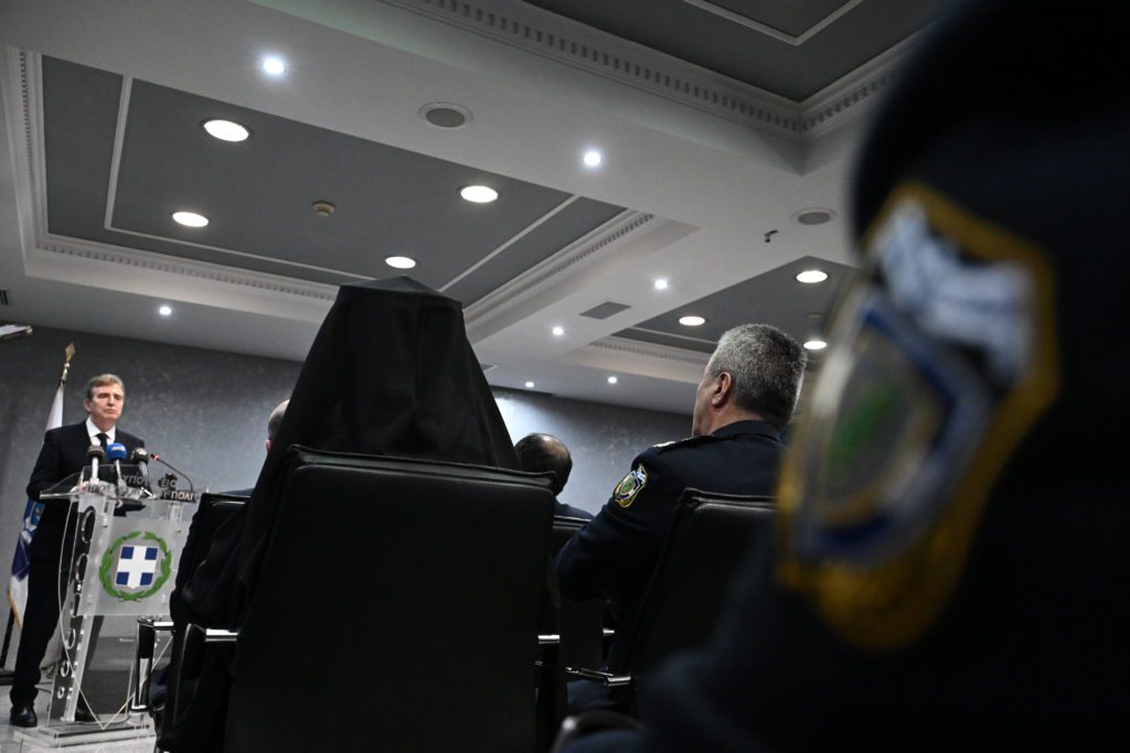 Άγιοι Ανάργυροι: Μετά τα τραγικά λάθη, τις καμπάνιες και τις πανηγυρικές δηλώσεις… κάνουν «φροντιστήρια» στην ΕΛΑΣ