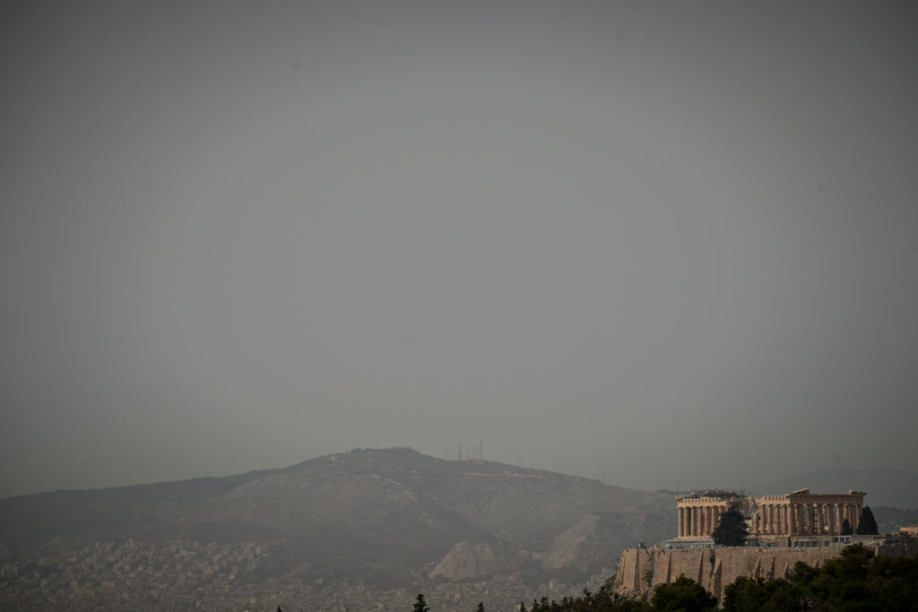 Συναγερμός από τους Πνευμονολόγους για την αφρικανική σκόνη: Κίνδυνος για ευάλωτες ομάδες – Πού χρειάζεται προσοχή