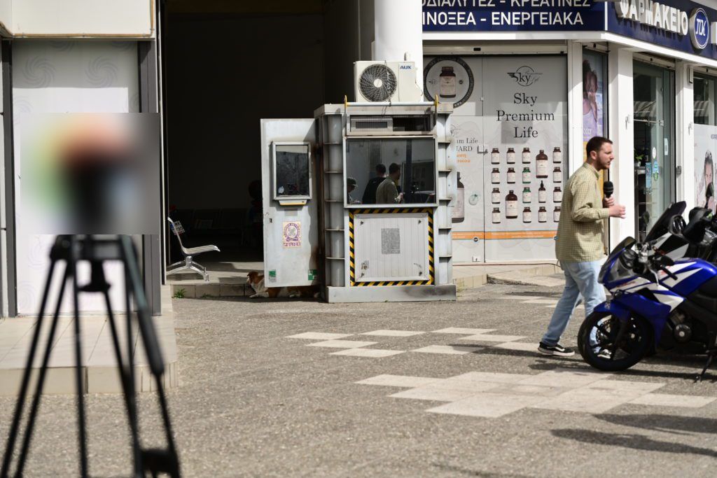 Αγ. Ανάργυροι: Σε ποια πολύκροτη υπόθεση εμπλέκεται ο αστυνομικός που έβλεπε τη γυναικοκτονία και δεν αντέδρασε – Ξεκίνησαν ήδη τη συγκάλυψη;