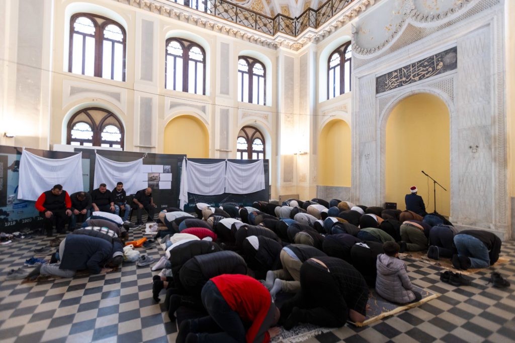 Θεσσαλονίκη: Άνοιξε μετά από 102 χρόνια το Γενί Τζαμί για το Ραμαζάνι (Photos – Videos)