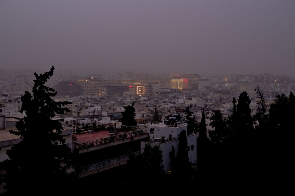 Συστάσεις για την αφρικανική σκόνη: «Αποφύγετε τη σωματική άσκηση, κλείστε πόρτες και παράθυρα»