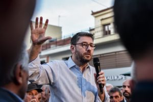 ΠΑΣΟΚ: Ανδρουλάκης σε συμπληγάδες &#8211; Η δημοσκοπική διολίσθηση τον υποχρεώνει να ρίξει το βάρος στην περιφέρεια