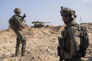 Ισραηλινός στρατός: «Θα απαντήσουμε στην επίθεση που εξαπέλυσε το Ιράν»