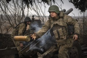 Ουκρανία: 25.000 Ρώσοι στρατιώτες προσπαθούν να εισβάλουν στο Τσάσιβ Γιαρ, λέει το Κίεβο