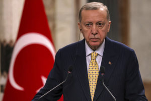 Τουρκία: Το ΕΔΔΑ καταδικάζει την παράνομη φυλάκιση δικαστή του ΟΗΕ από την κυβέρνηση Ερντογάν