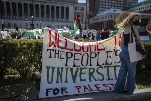 ΗΠΑ: Γιγαντώνεται το κίνημα υπέρ της Παλαιστίνης στα πανεπιστήμια &#8211; Διαδηλώσεις και συλλήψεις σε Yale και Columbia (Video)