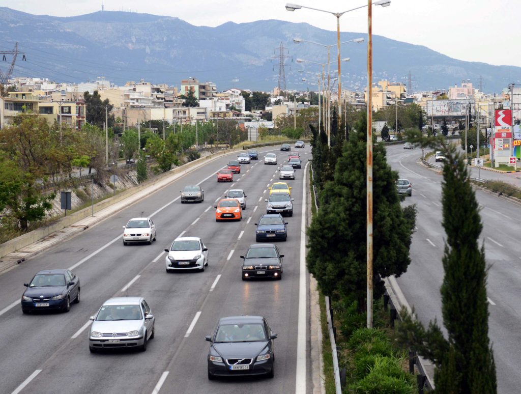 Ανετράπη στρατιωτικό όχημα στην Αθηνών – Λαμίας