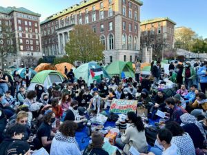 Columbia: Διαπραγματεύσεις του Πανεπιστημίου &#8211; φοιτητών για να εκκενωθεί ο καταυλισμός των διαδηλωτών