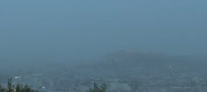 Η αφρικανική σκόνη «εξαφάνισε» την Ακρόπολη &#8211; Απόκοσμες εικόνες το πρωί στην Αθήνα (Video)
