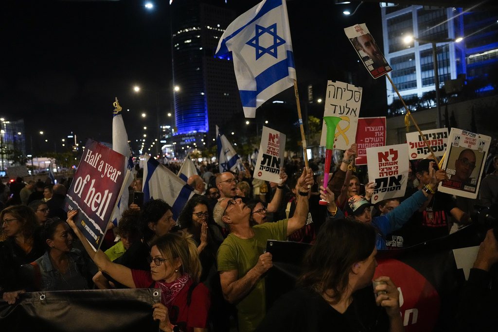 Ισραήλ: Λαοθάλασσα εναντίον του Νετανιάχου, 100.000 διαδηλωτές απαίτησαν να παραιτηθεί