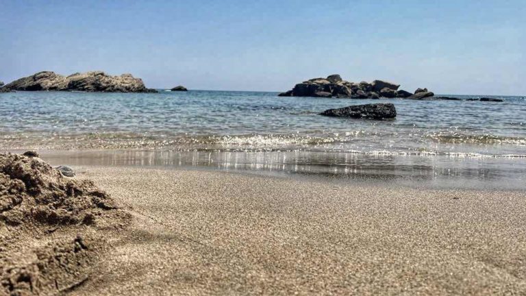 Η λίστα με τις 198 απάτητες παραλίες της Ελλάδας – Τι πρέπει να γνωρίζετε