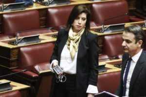 ΣΥΡΙΖΑ για σκάνδαλο Ασημακοπούλου: «Εκτεθειμένη και υπόλογη η κυβέρνηση μετά την παραδοχή του υπουργείου πως παρανόμησε»