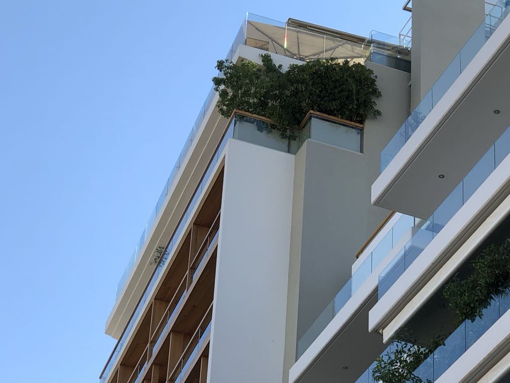 Coco Mat: Σφραγίστηκαν οι αυθαίρετοι όροφοι στο ξενοδοχείο που κρύβει την Ακρόπολη