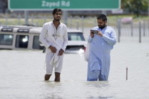 Πλημμύρες στο Ντουμπάι: «Μπορούσαν να προβλεφθούν ή να αποφευχθούν;» &#8211; Η ανάλυση του διευθυντή της ΕΜΥ
