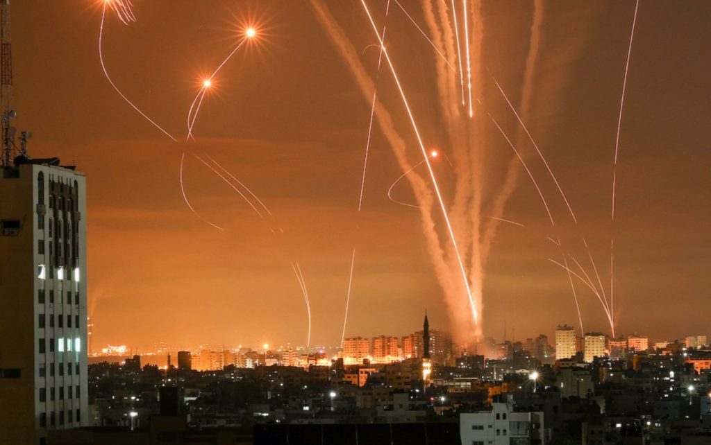 Ισραήλ: «Ναι» στα αντίποινα, αλλά εξετάζεται το «πότε» – «Ούτε η περιοχή, ούτε ο κόσμος αντέχουν άλλο πόλεμο», λέει ο ΟΗΕ