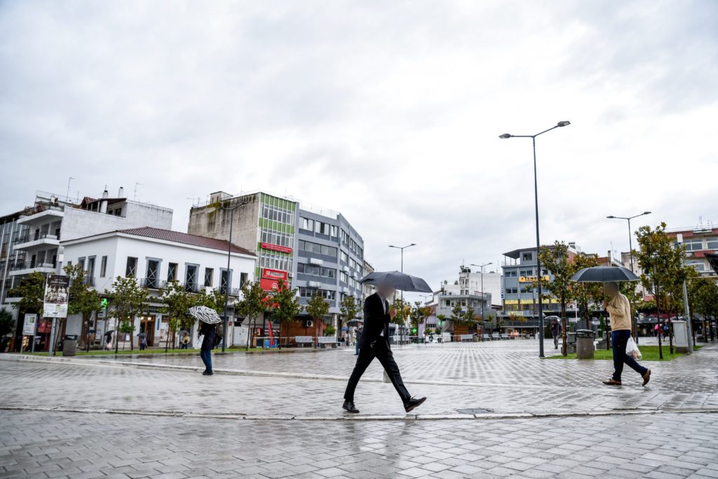 Καιρός: Ισχυρές καταιγίδες και χαλάζι από το απόγευμα – Οι 6 περιοχές που βρίσκονται στο «κόκκινο» (LIVE)