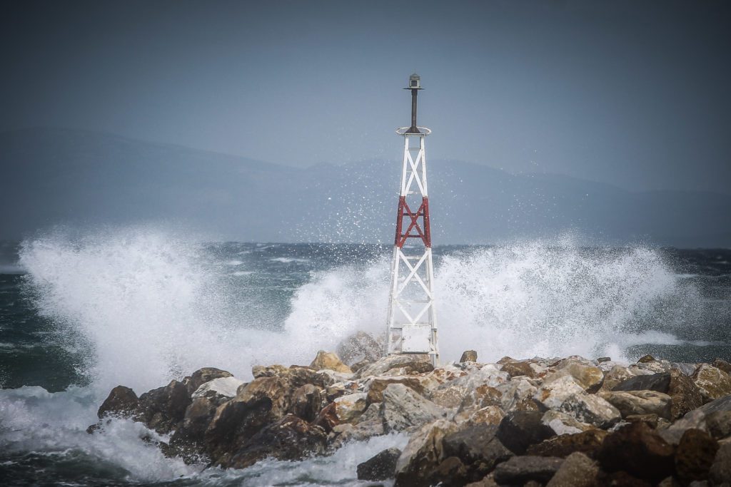 Καιρός: Πολλά τα μποφόρ και τη Μεγάλη Τρίτη – Πού θα βρέξει (LIVE)