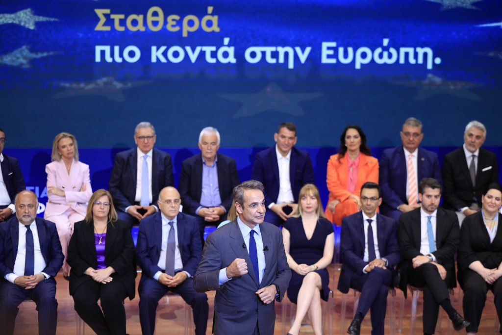 Κύρτσος: Η ΝΔ μοιάζει με σκηνικό του Χόλιγουντ – Μόνο πρόσοψη