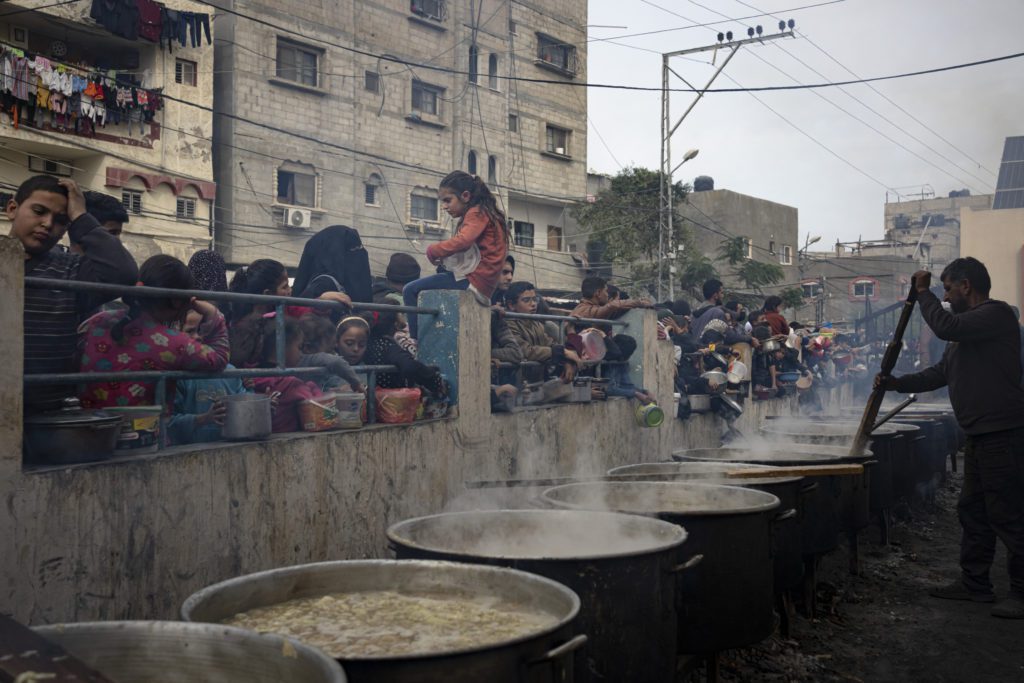 Γάζα: Νεκροί εργαζόμενοι της World Central Kitchen από ισραηλινούς βομβαρδισμούς