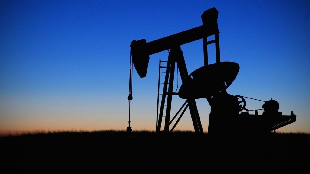 Πετρέλαιο: Οι 3 λόγοι που θα κρίνουν εάν σπάσει το φράγμα των 100 δολ. μετά την ιρανική επίθεση