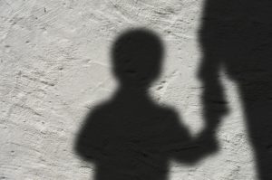 Νίσυρος: Παραδόθηκε ο φύλακας του μουσείου &#8211; Οι κατηγορίες για σεξουαλικές επιθέσεις σε παιδιά