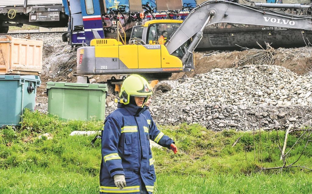 Τέμπη: Φορτηγά… αντιφάσεων για το μπάζωμα του εγκλήματος