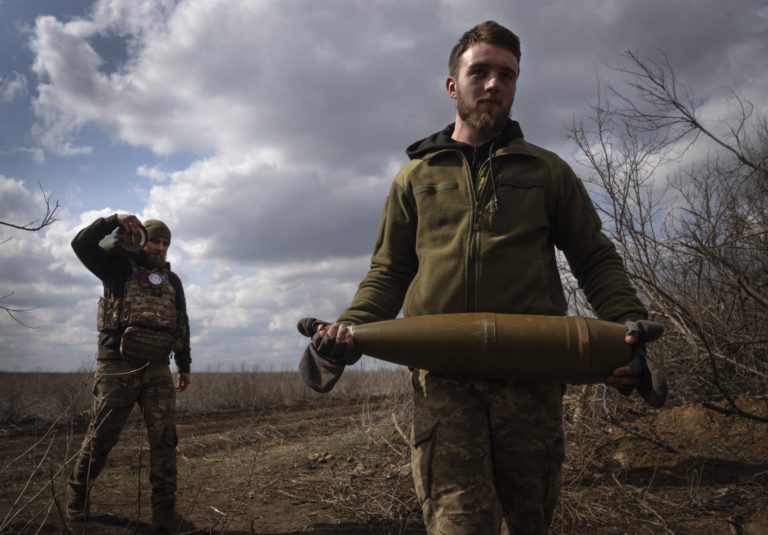 Ουκρανία προς Ευρώπη: «Μην εφησυχάζετε από το αμερικανικό πακέτο βοήθειας»