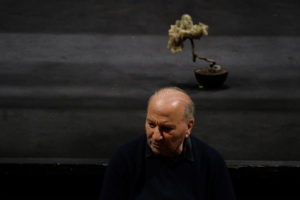 «Περιμένοντας τον Γκοντό»: Ο Θεόδωρος Τερζόπουλος στη Στέγη Ιδρύματος Ωνάση σκηνοθετεί Μπέκετ