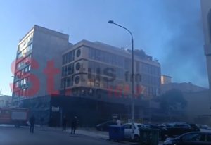 Θεσσαλονίκη: Φωτιά σε κέντρο διασκέδασης στο λιμάνι (Video)