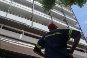 Λάρισα: Τραγικός θάνατος για 66χρονο &#8211; Έπεσε από μπαλκόνι τετάρτου ορόφου