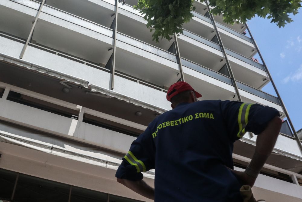 Λάρισα: Τραγικός θάνατος για 66χρονο – Έπεσε από μπαλκόνι τετάρτου ορόφου
