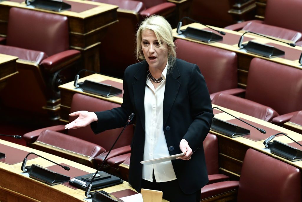 Δούρου: Θα υλοποιήσει η κυβέρνηση το ψήφισμα της Βουλής για αναγνώριση του Παλαιστινιακού κράτους;