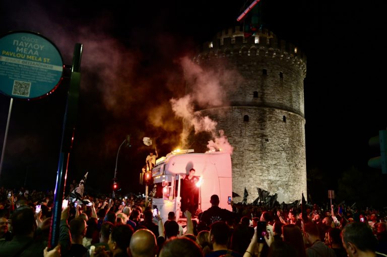 «Μέθυσε» η Θεσσαλονίκη – Ολονύχτιοι πανηγυρισμοί για το τέταρτο πρωτάθλημα στην ιστορία του ΠΑΟΚ (Photos – Video)