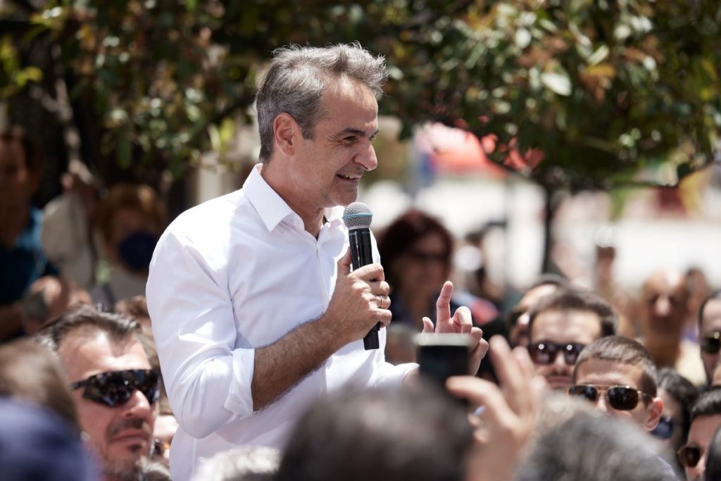 Μητσοτάκης: «Πάτε και στην παραλία, αλλά φροντίστε να πάτε να ψηφίσετε» – Ανησυχία για την αποχή και τη νέα γενιά