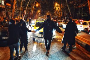 Ιράν: Σε μαζικές συλλήψεις&#8230; Σατανιστών ανακοίνωσε ότι προχώρησε η αστυνομία &#8211; Ευρωπαίοι μεταξύ των συλληφθέντων